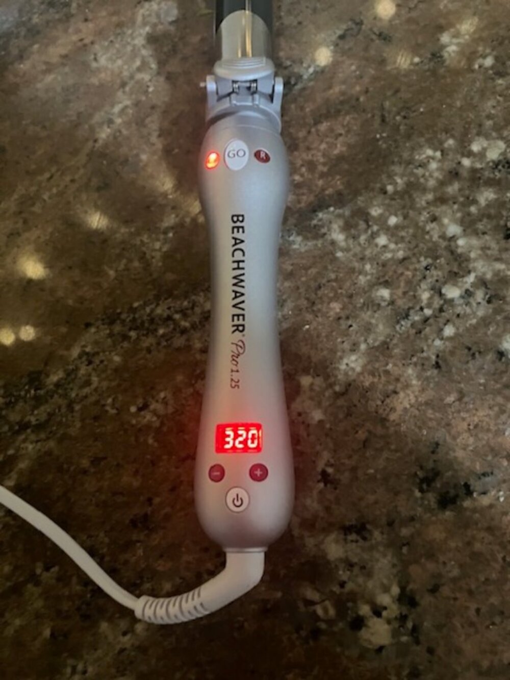 BEACHWAVER® PRO 1.25 DUAL VOLTAGE ROTATING CURLING IRON USED TWICE!! - Picture 6 of 11